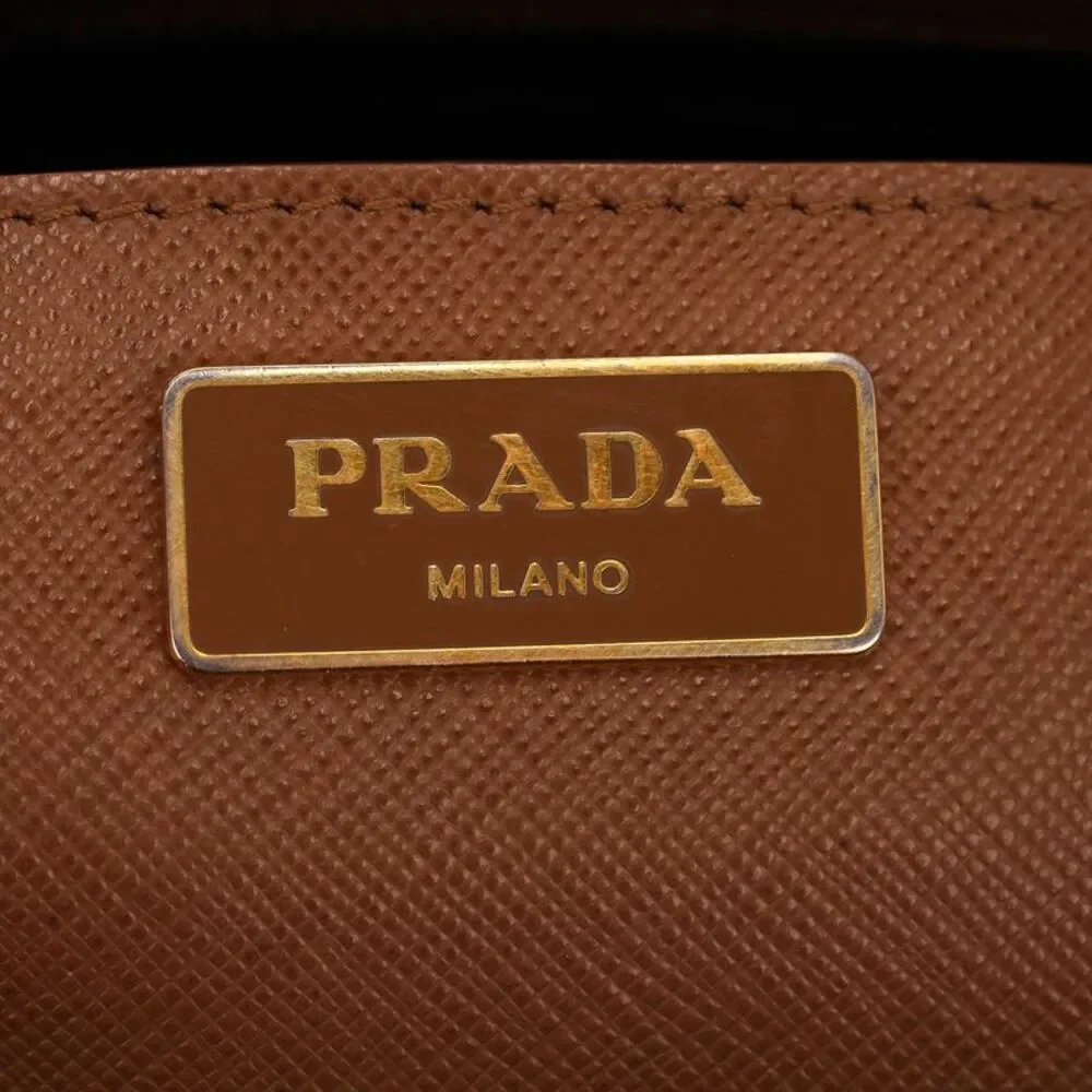 Prada delivery duty
